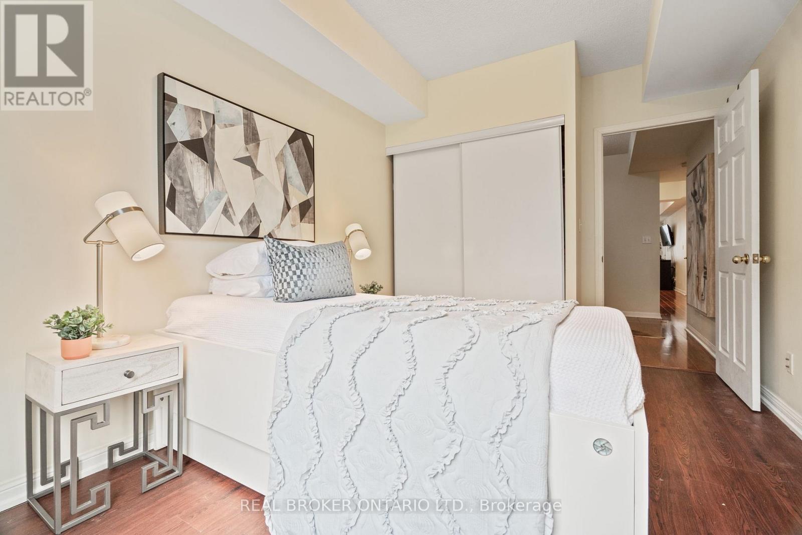 2066 - 3047 Finch Avenue W Property Photo 21