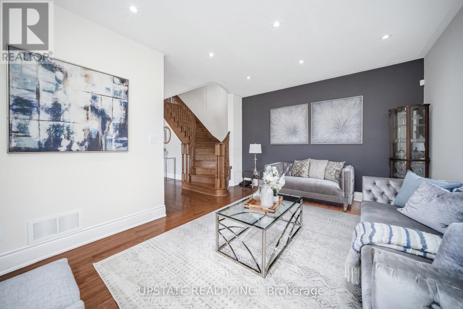 2 Beachville Circle Property Photo 6