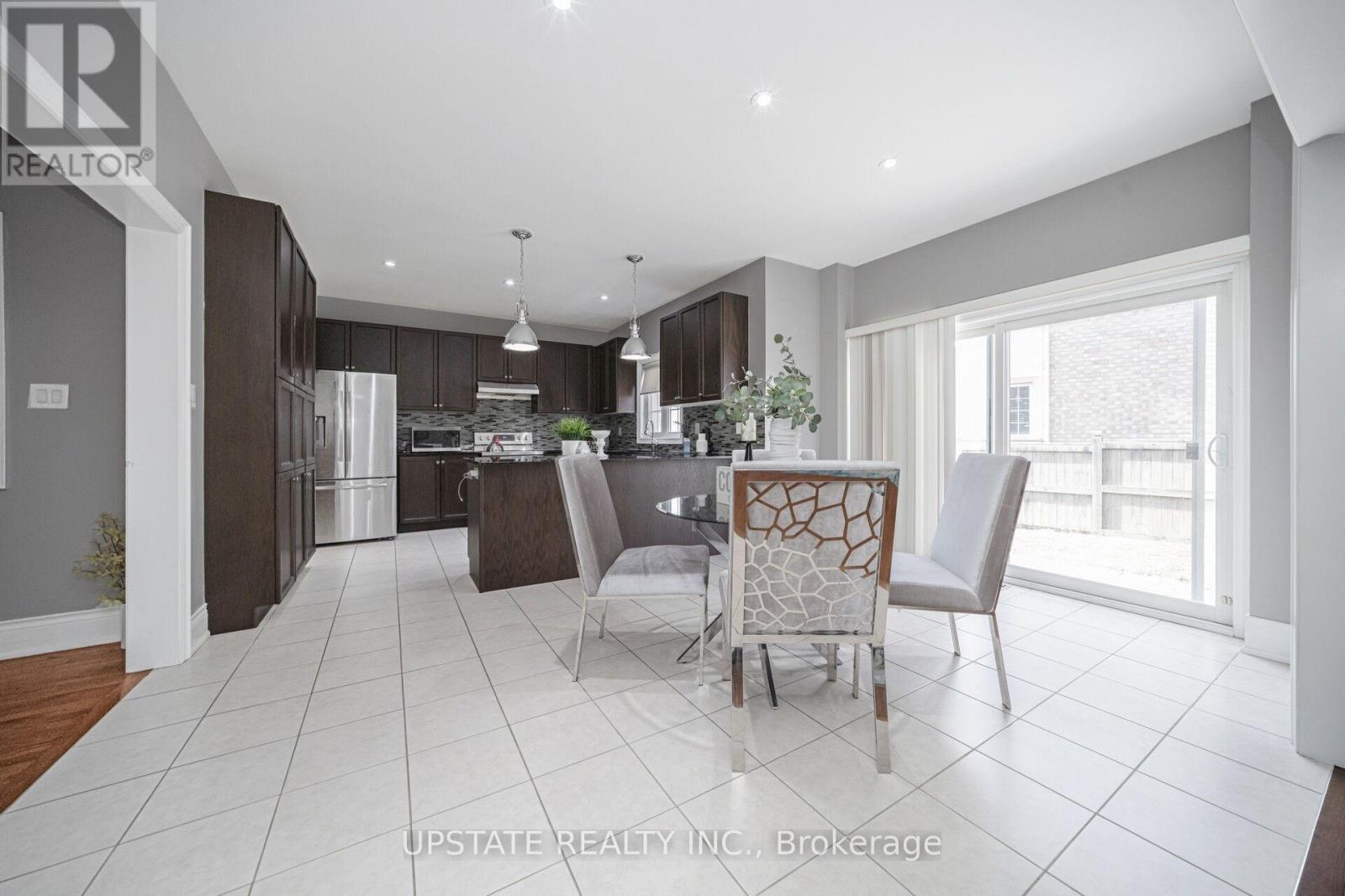 2 Beachville Circle Property Photo 9