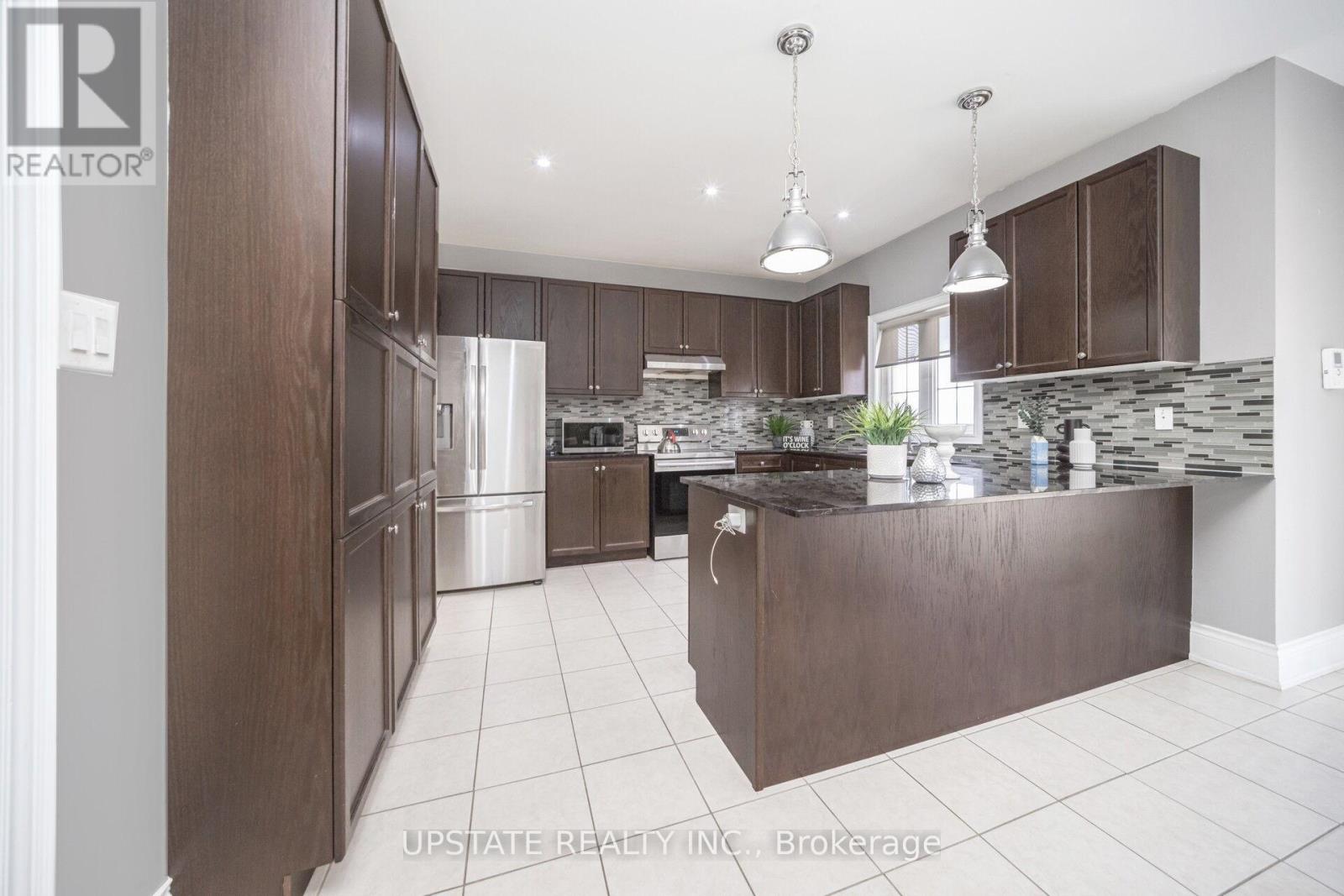 2 Beachville Circle Property Photo 10