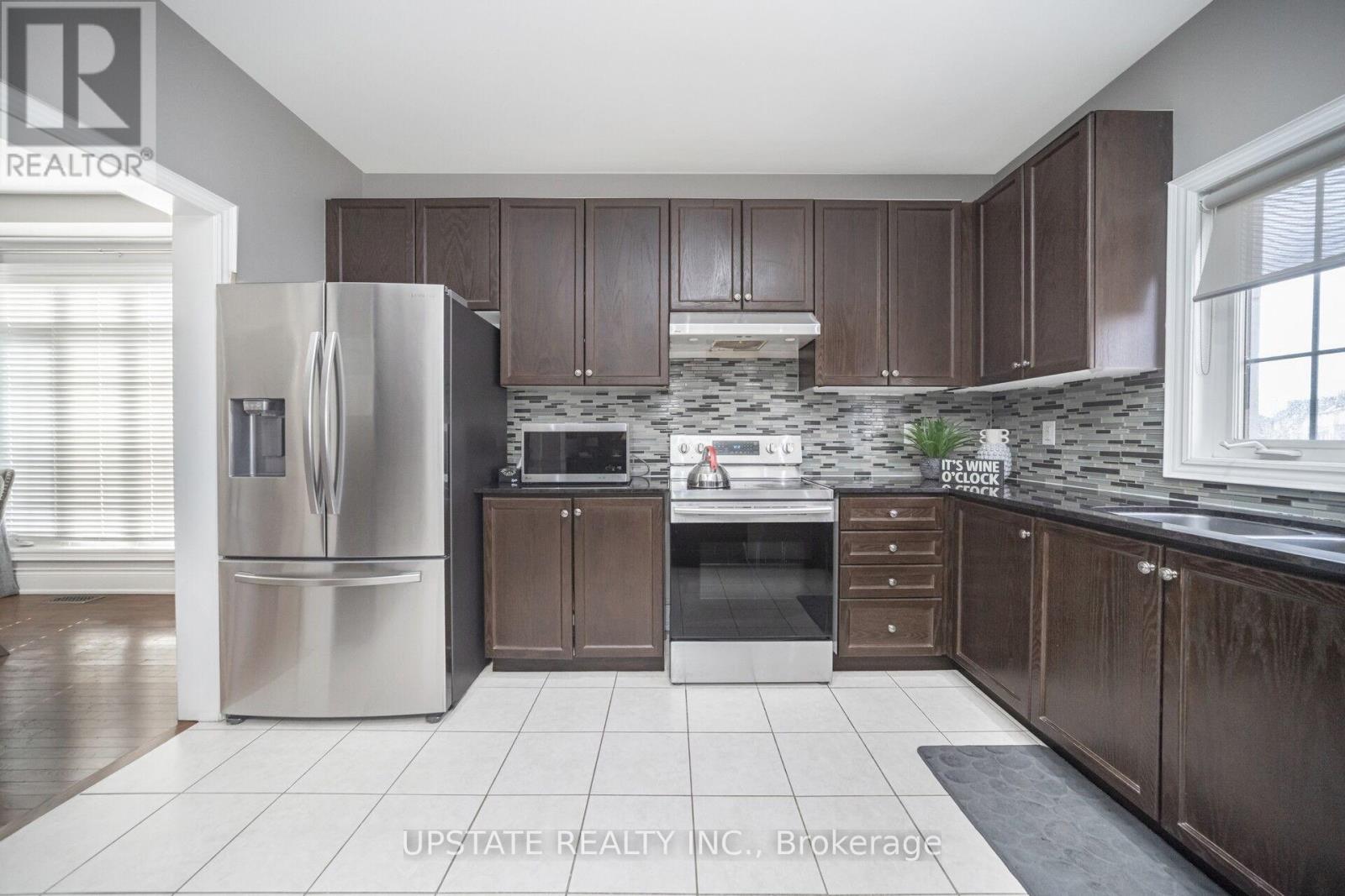 2 Beachville Circle Property Photo 11