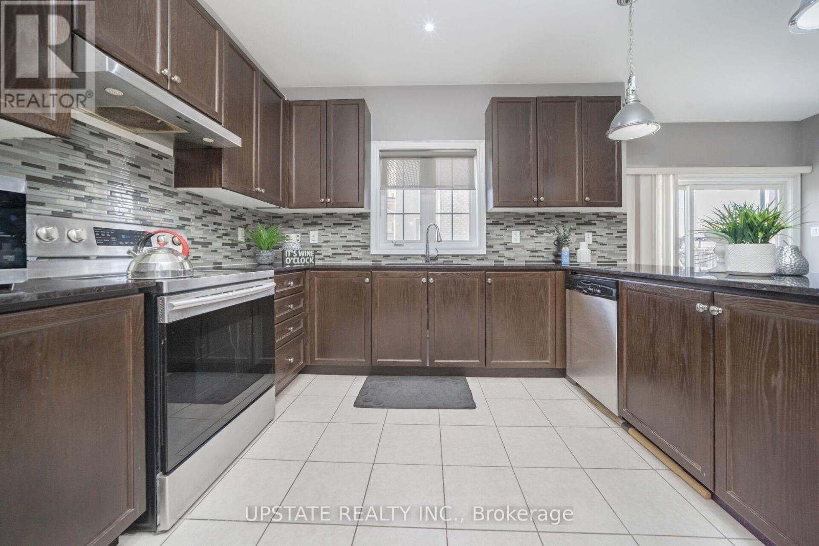 2 Beachville Circle Property Photo 12