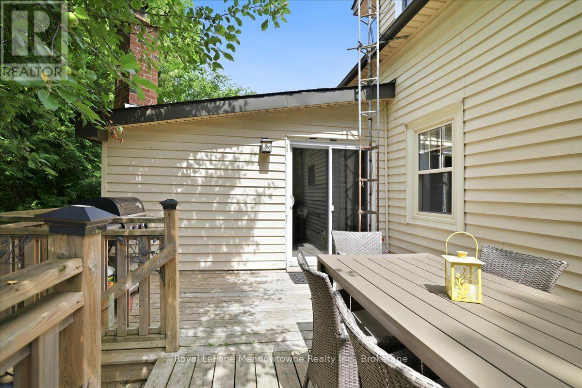 11024 First Line Nassagaweya Property Photo 10