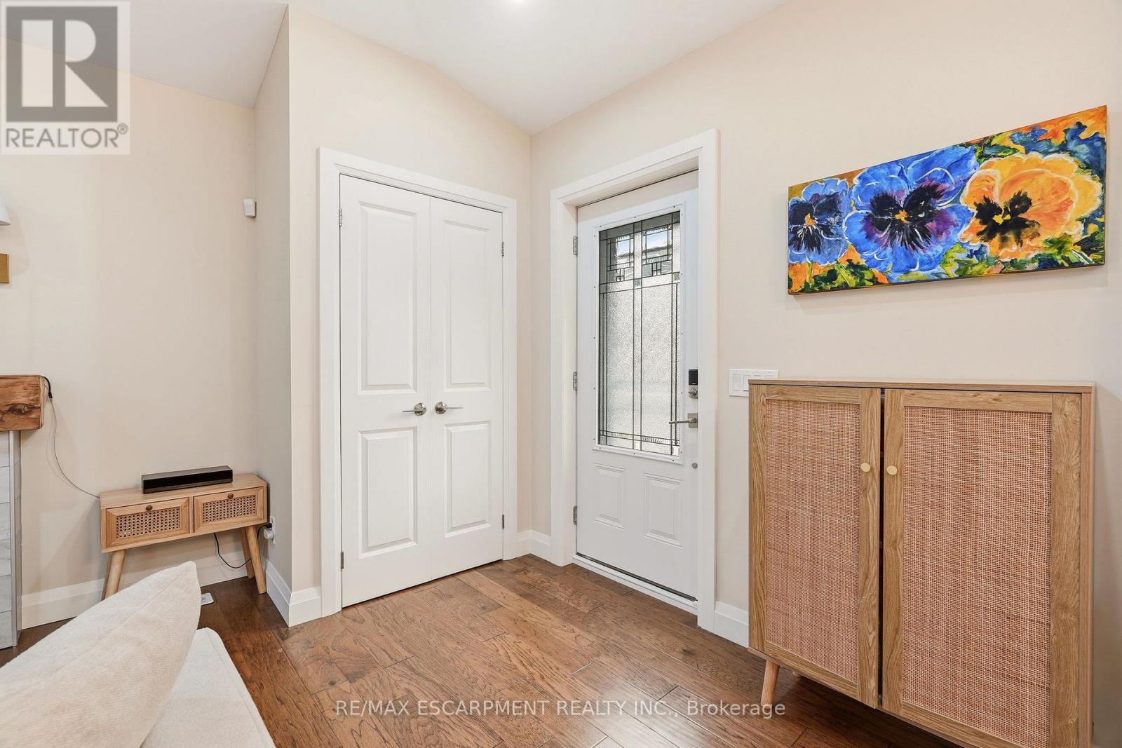 715 Drury Lane Property Photo 3