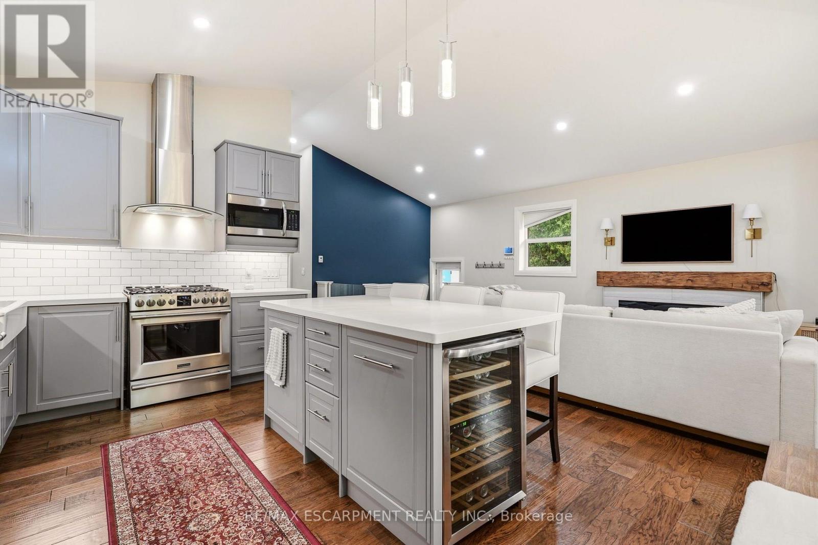 715 Drury Lane Property Photo 11