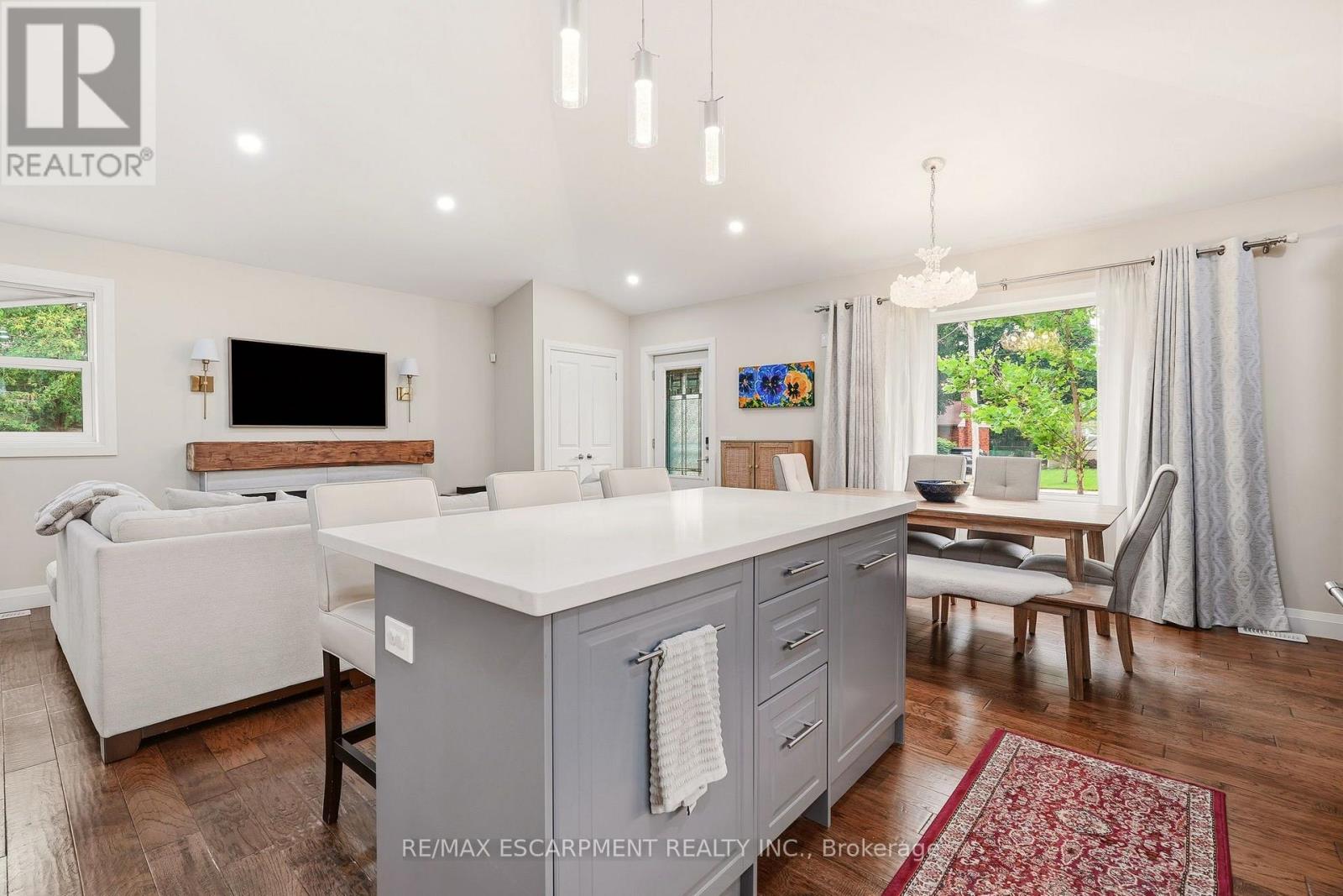 715 Drury Lane Property Photo 17
