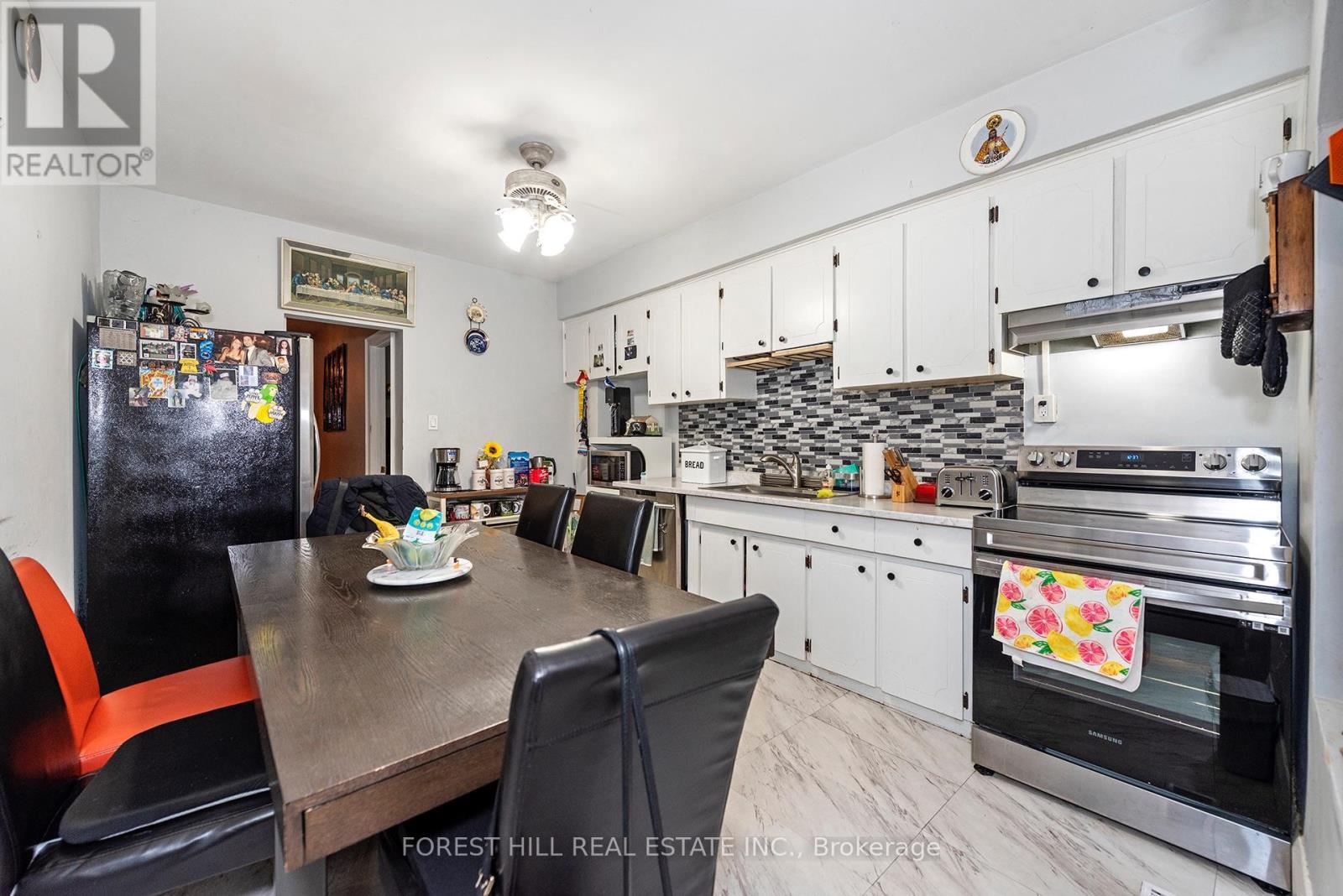 413 Westmoreland Avenue N Property Photo 2