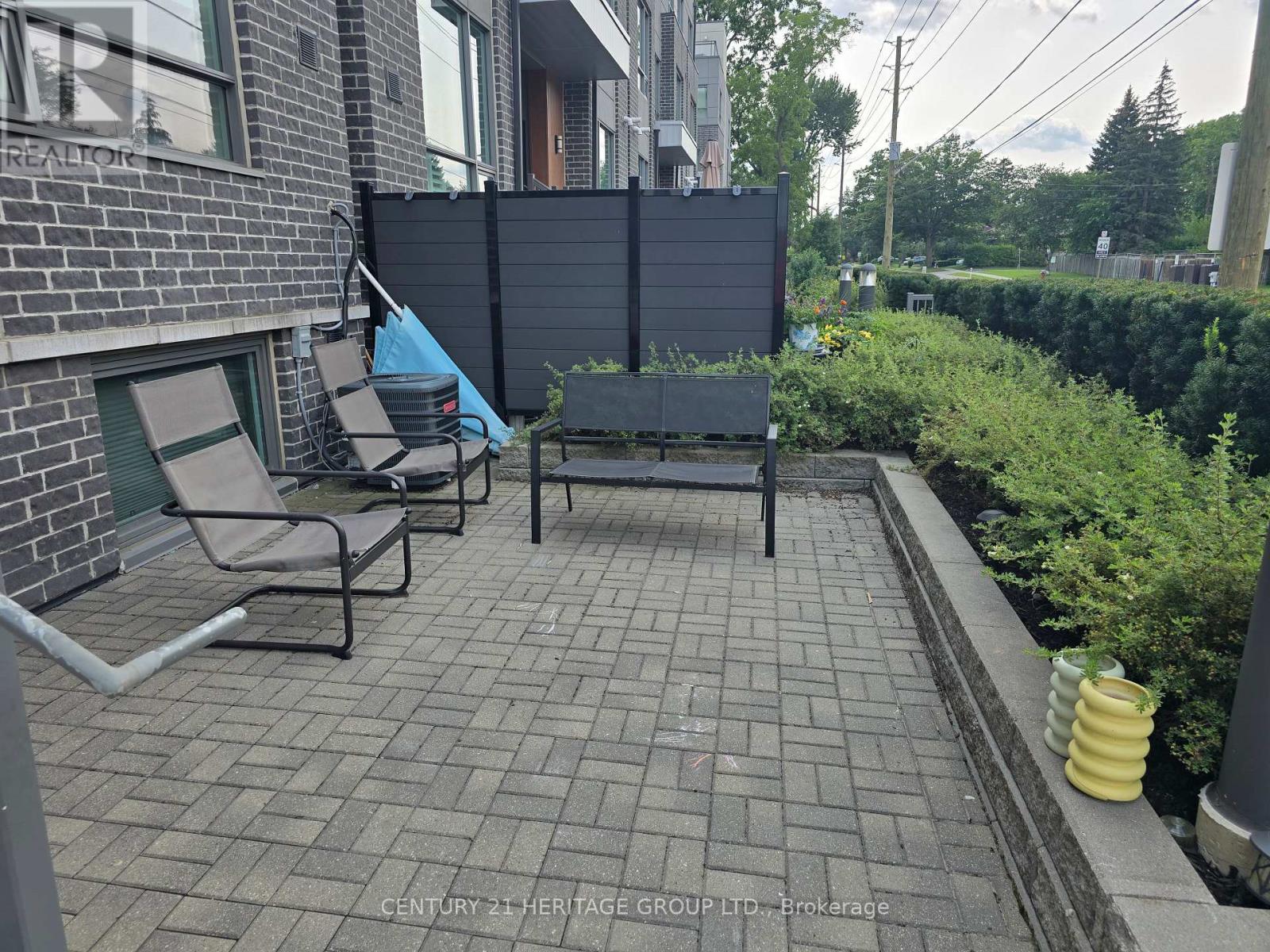 22 - 680 Atwater Avenue Property Photo 18