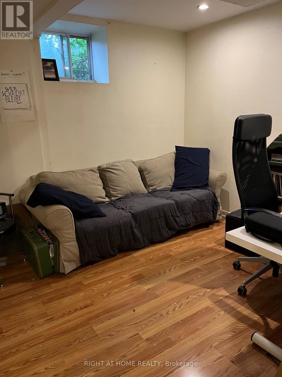 157 Medland Street Property Photo 3