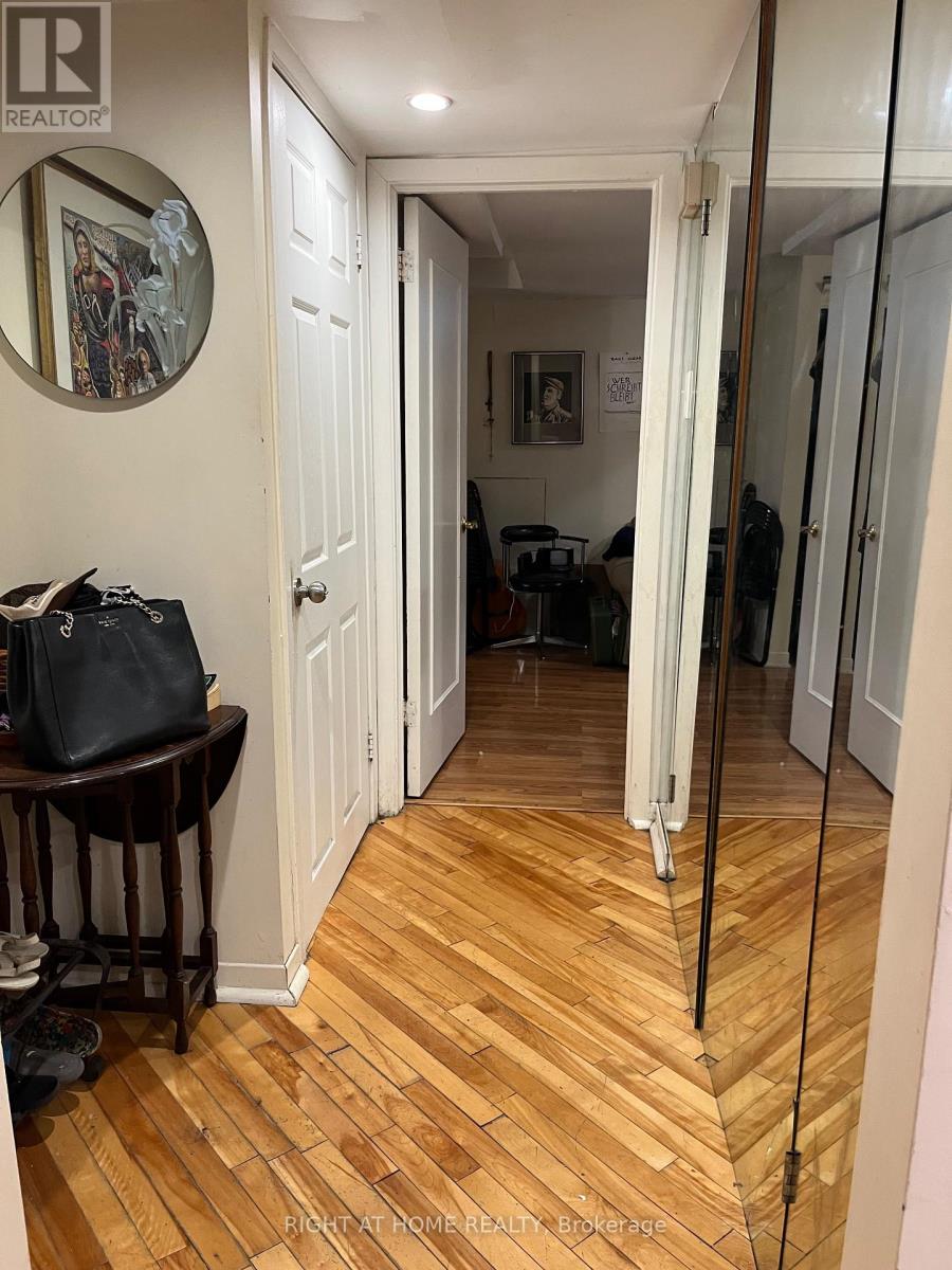 157 Medland Street Property Photo 4