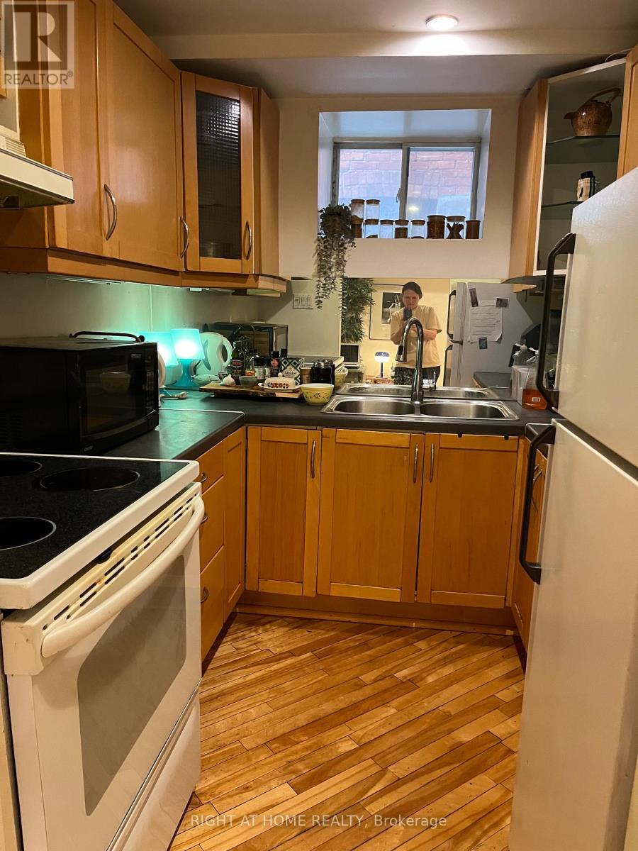 157 Medland Street Property Photo 5