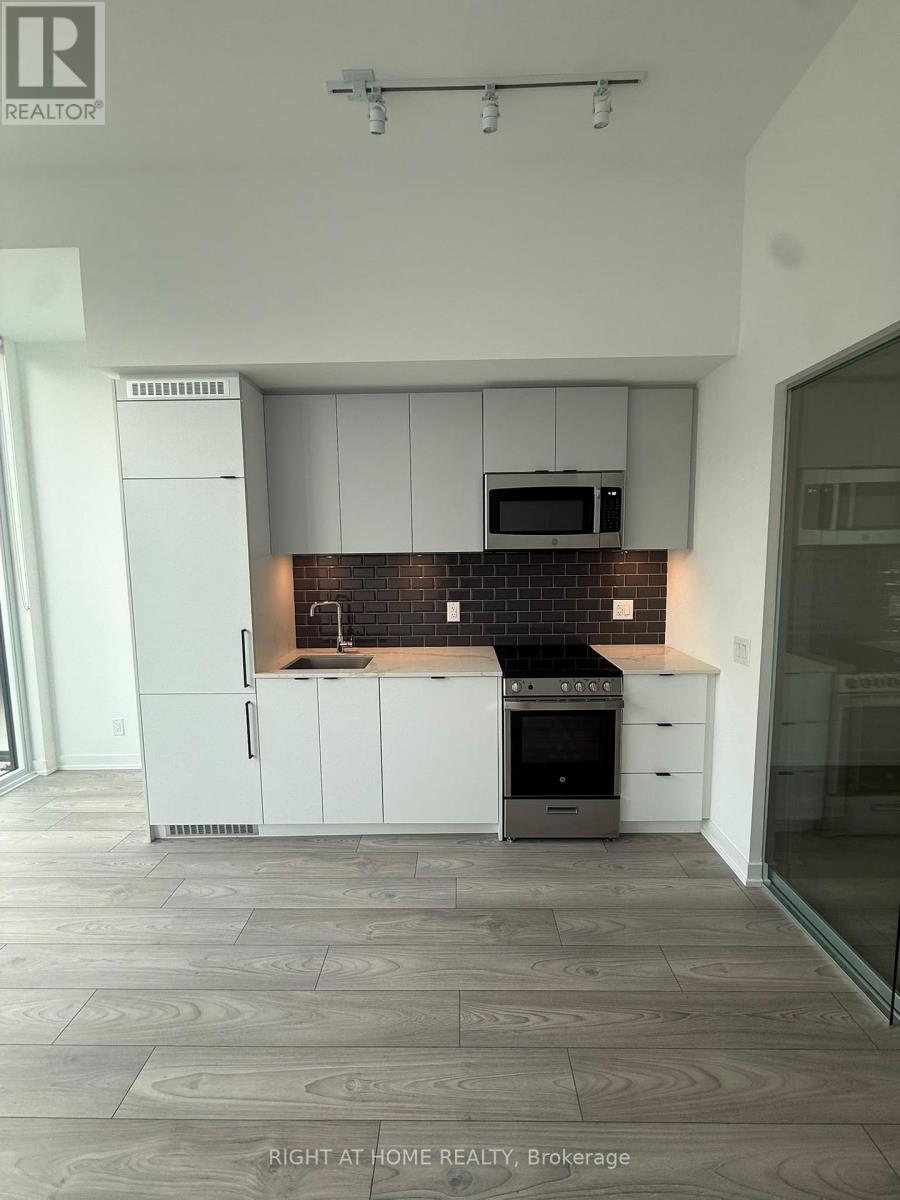 525 - 285 Dufferin Street Property Photo 10