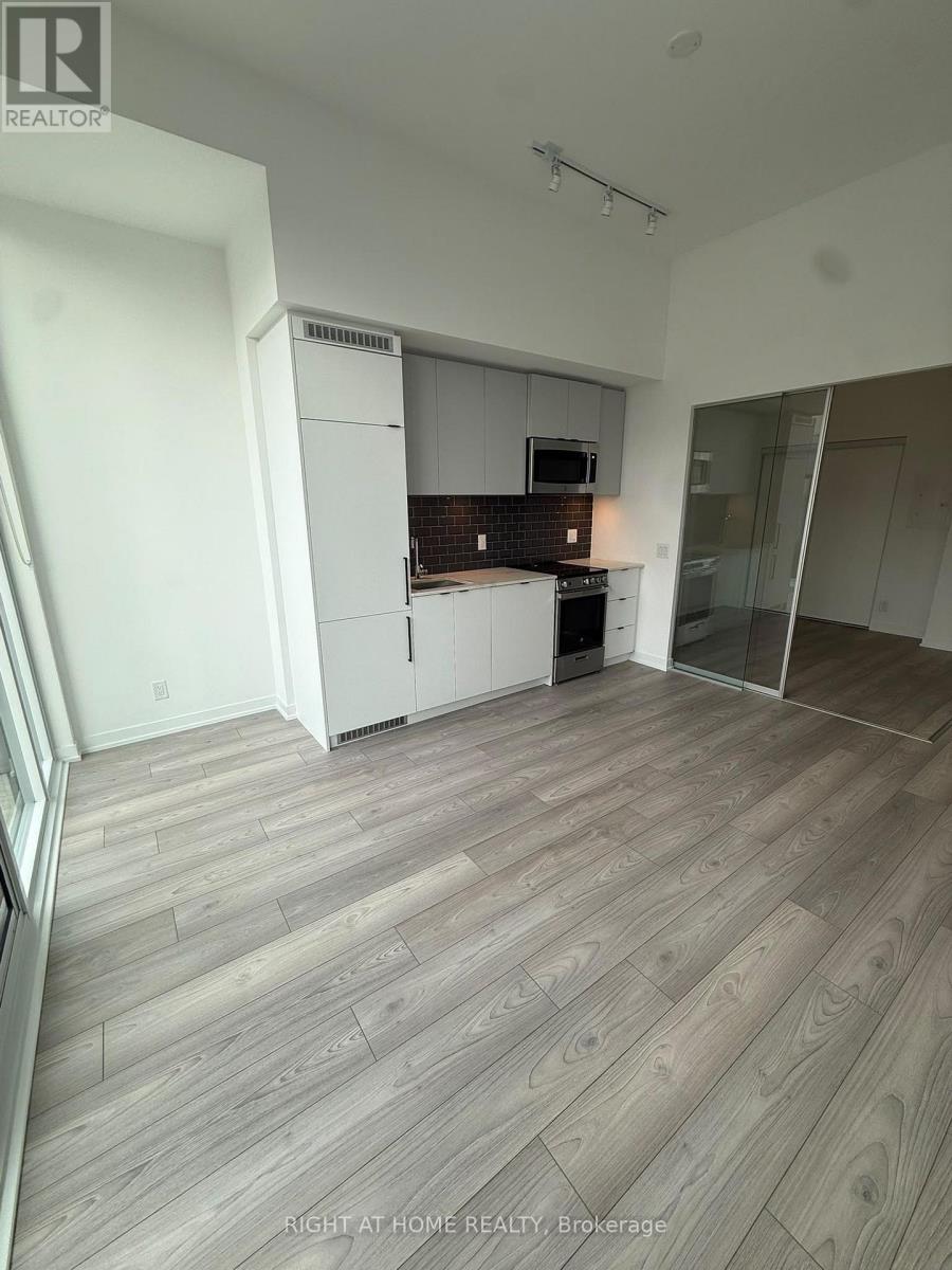 525 - 285 Dufferin Street Property Photo 11