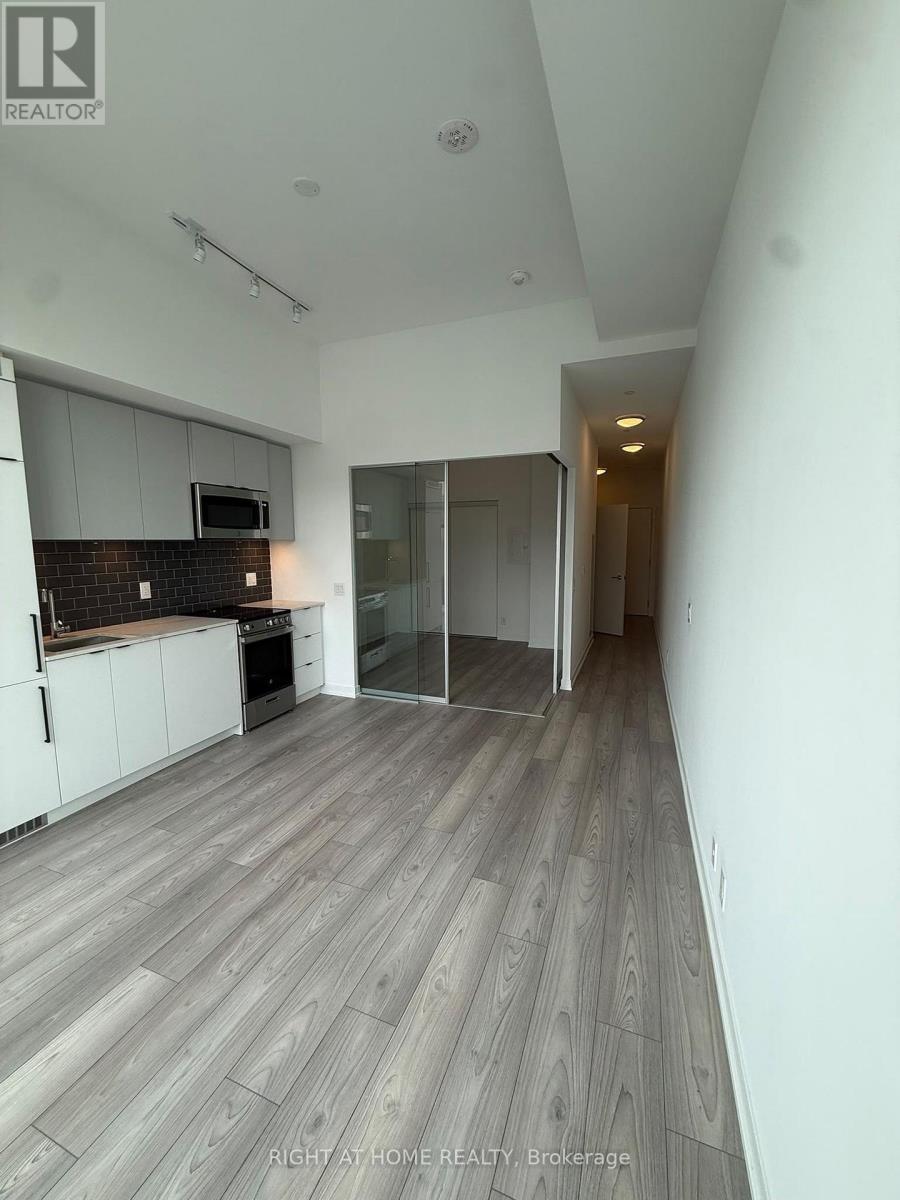525 - 285 Dufferin Street Property Photo 12
