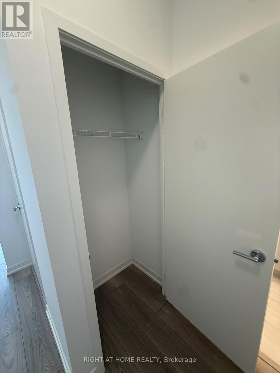 525 - 285 Dufferin Street Property Photo 14