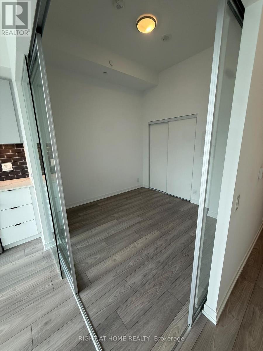 525 - 285 Dufferin Street Property Photo 15
