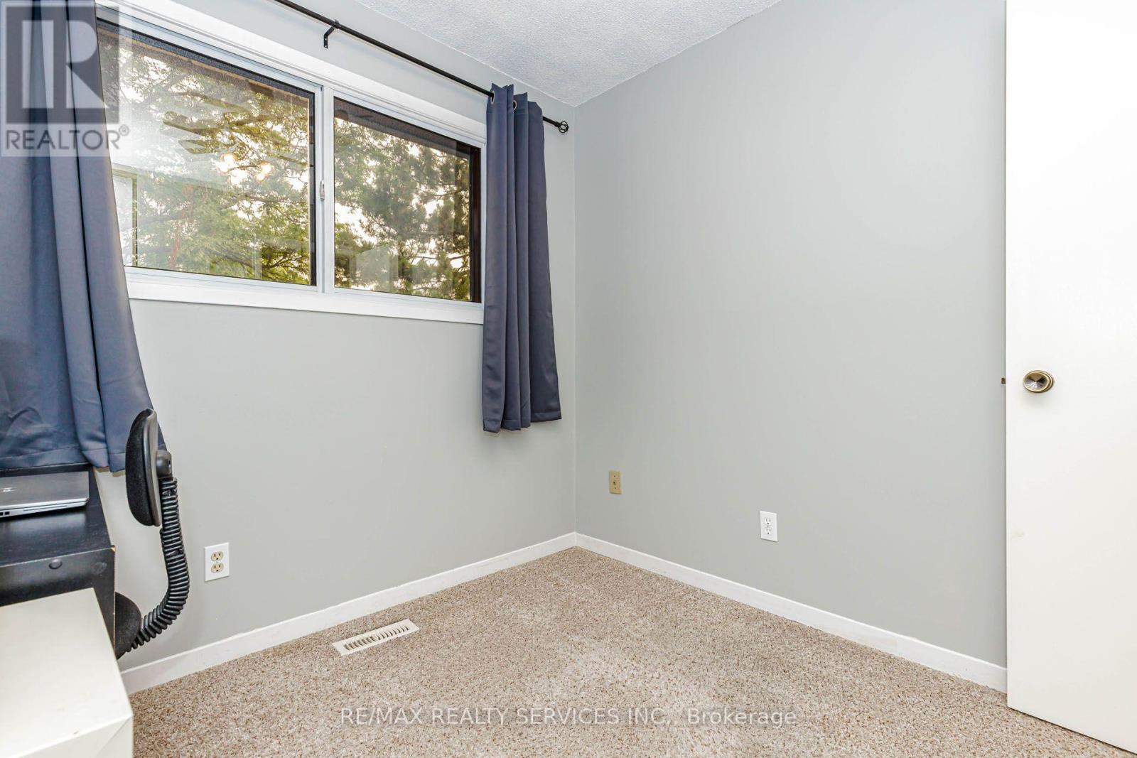 47 Dawson Crescent Property Photo 26