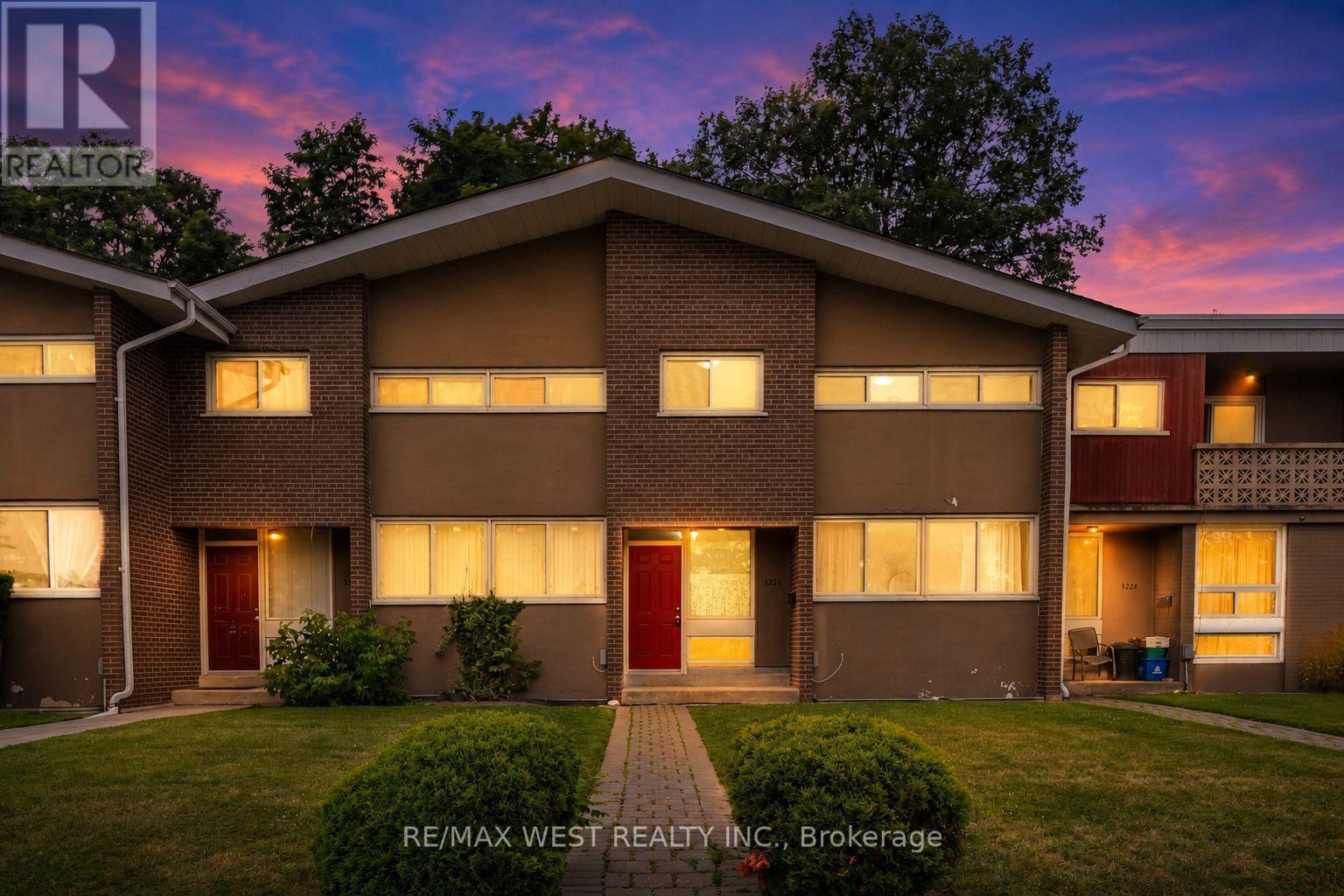 3226 - 3226 THE CREDIT WOODLANDS