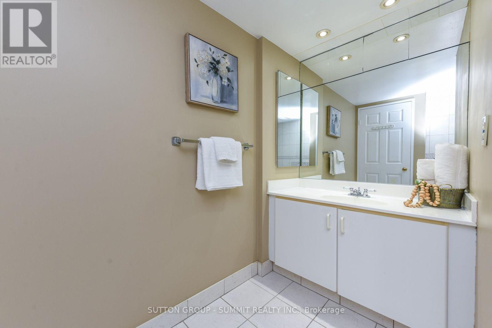 1404 - 3605 Kariya Drive Property Photo 32