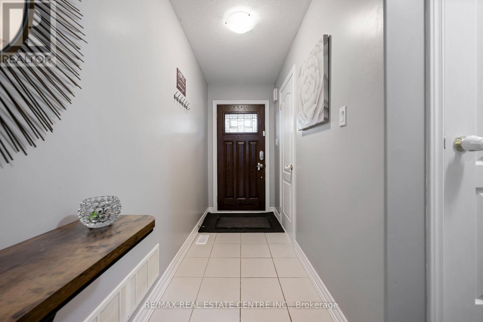 67 - 124 Parkinson Crescent Property Photo 2