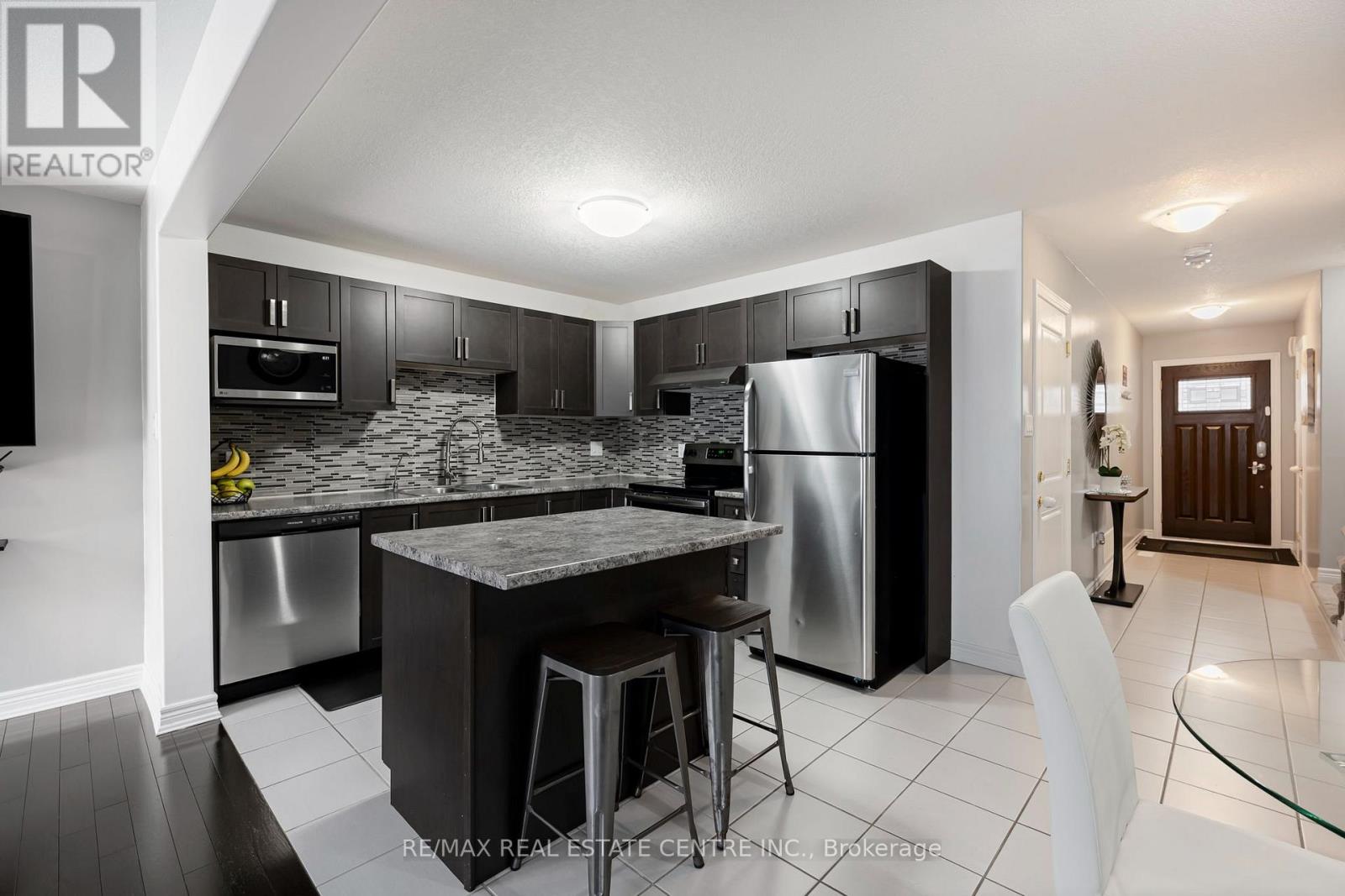 67 - 124 Parkinson Crescent Property Photo 11