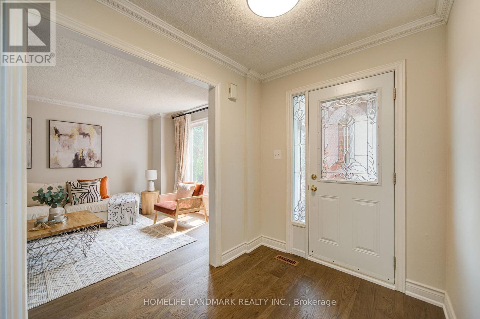1091 Queens Avenue Property Photo 3