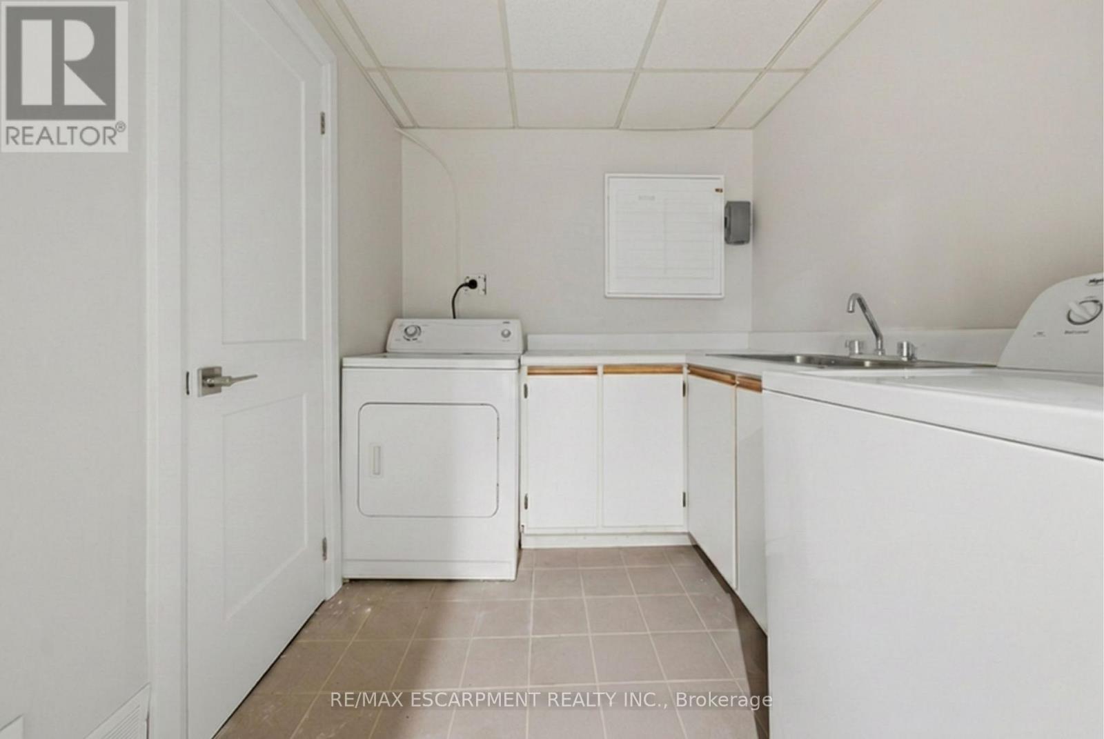 2 - 2155 Duncaster Drive Property Photo 37