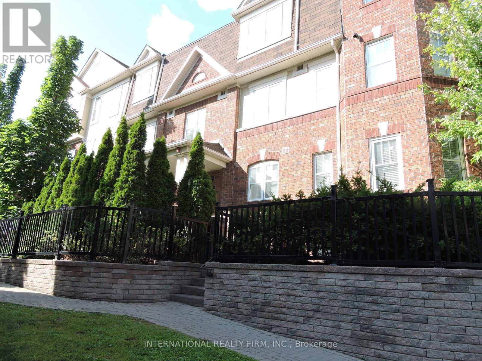 5 - 710 NEIGHBOURHOOD CIRCLE
