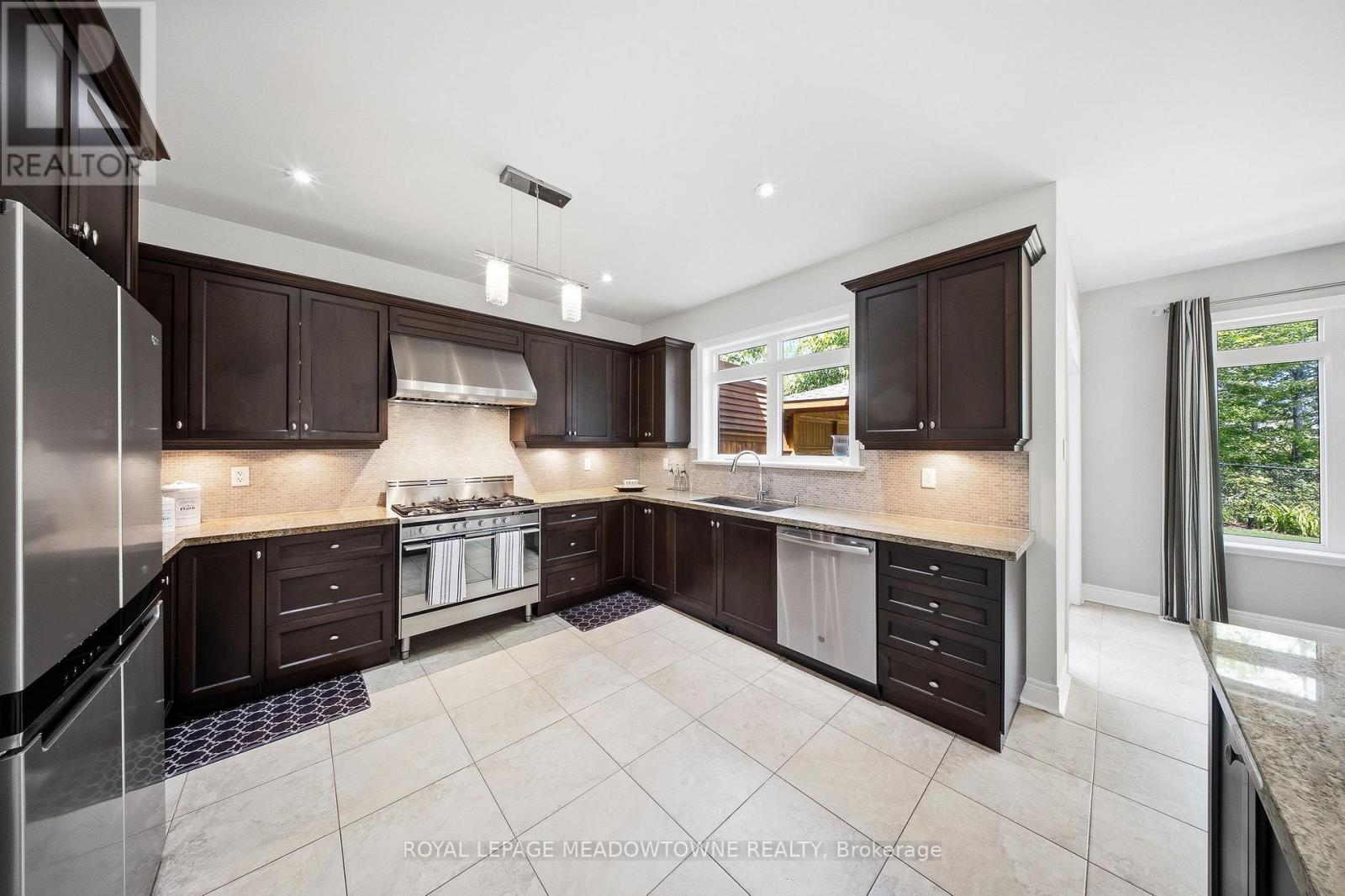 298 Eaton Street Property Photo 16