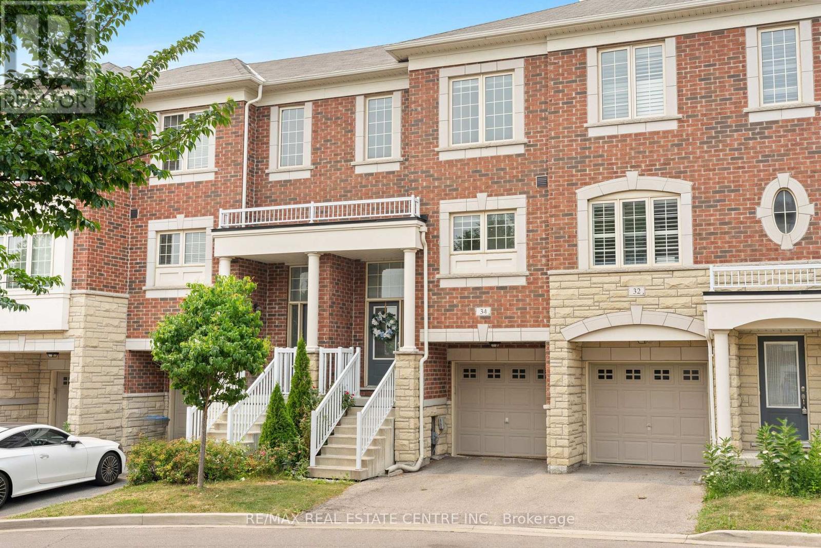 34 Aspen Hills Road Property Photo 2