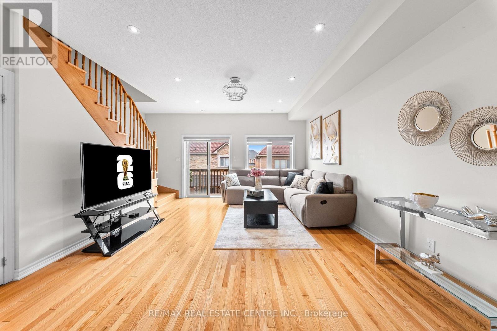 34 Aspen Hills Road Property Photo 7
