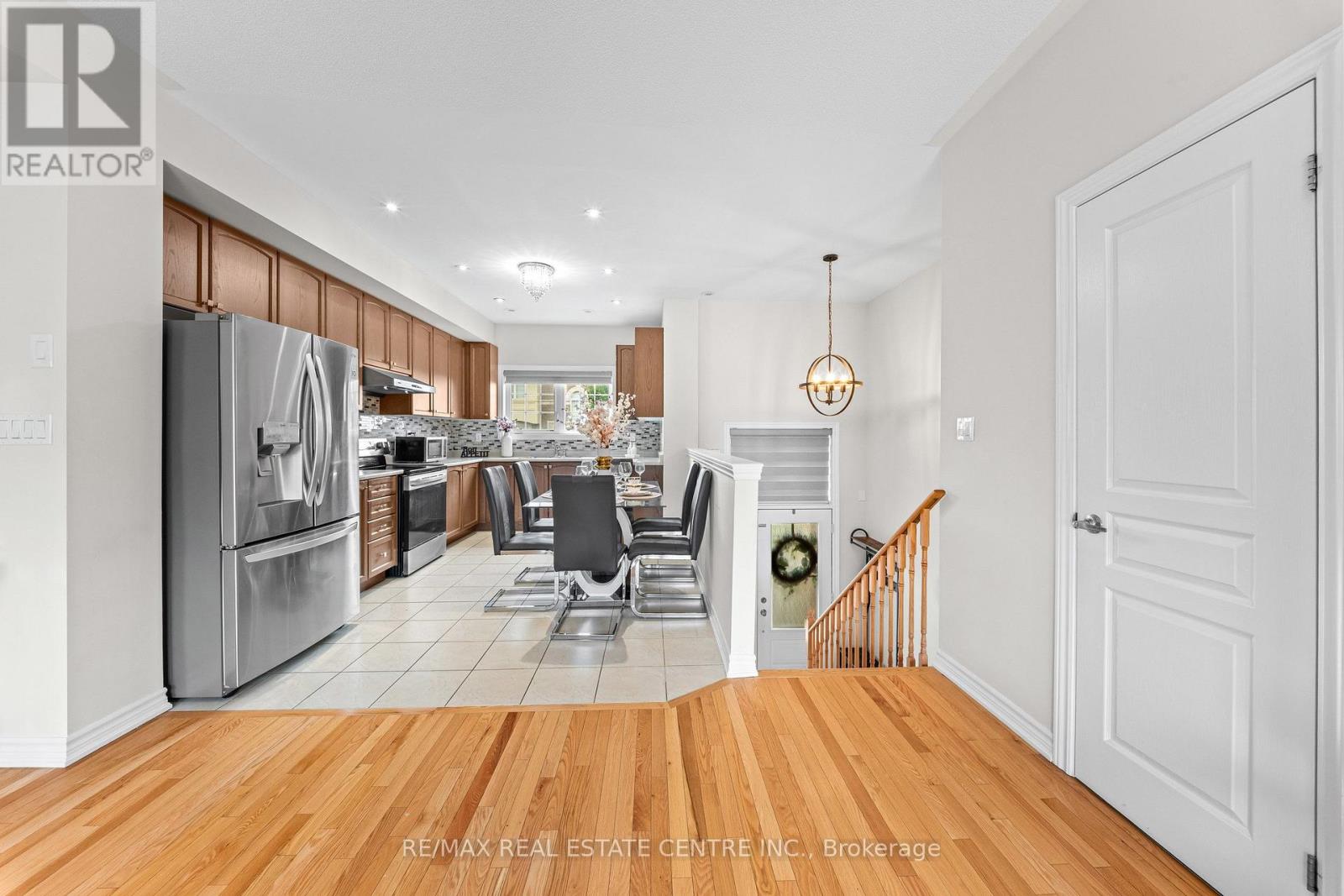 34 Aspen Hills Road Property Photo 10