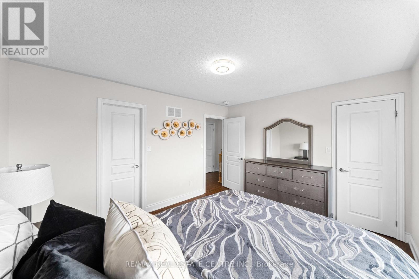 34 Aspen Hills Road Property Photo 22