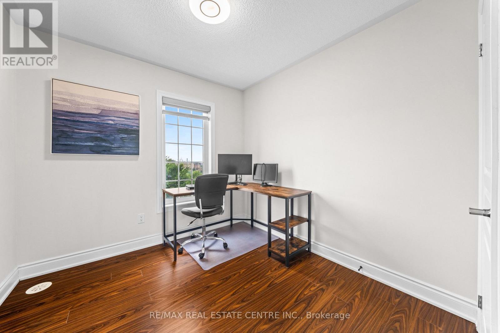 34 Aspen Hills Road Property Photo 23