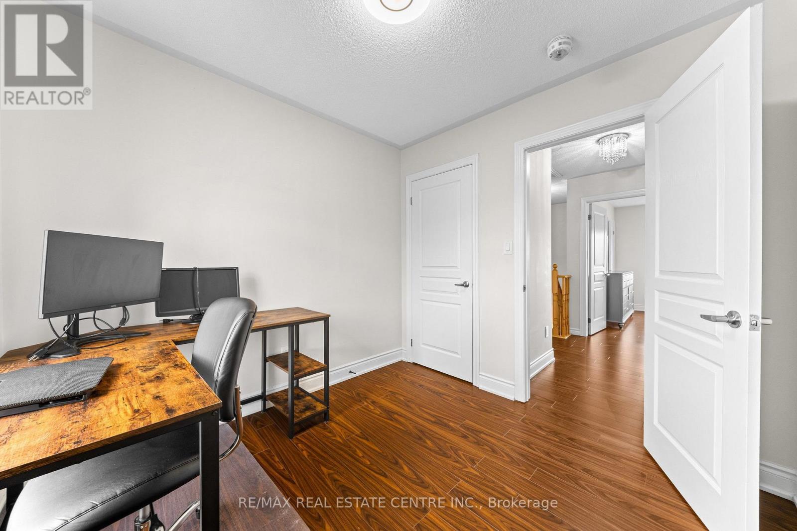 34 Aspen Hills Road Property Photo 24