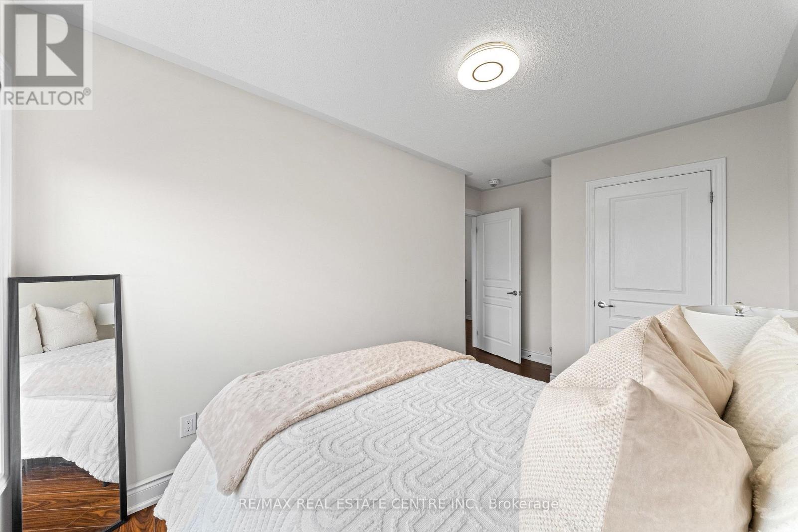 34 Aspen Hills Road Property Photo 26