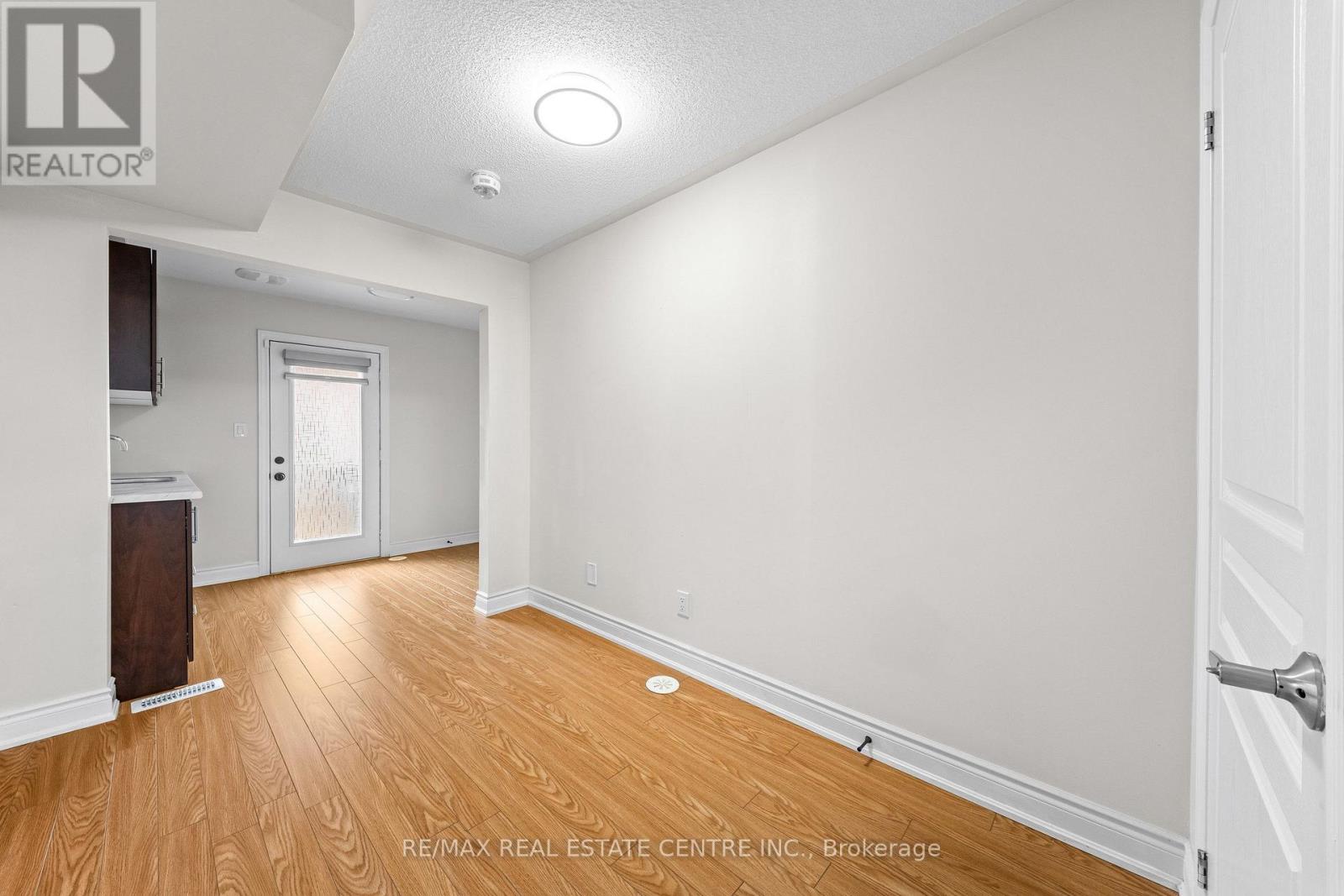 34 Aspen Hills Road Property Photo 30