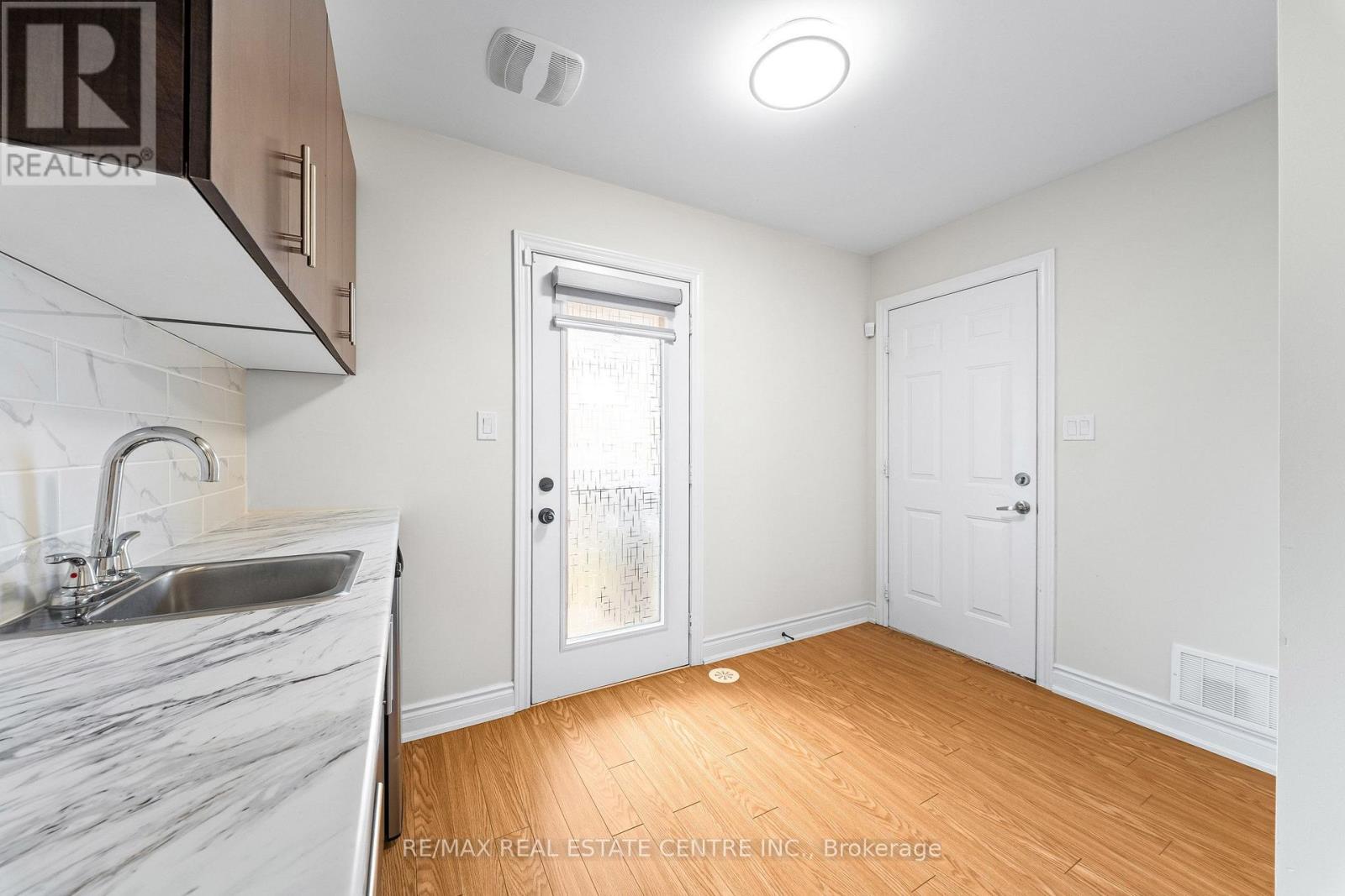 34 Aspen Hills Road Property Photo 31