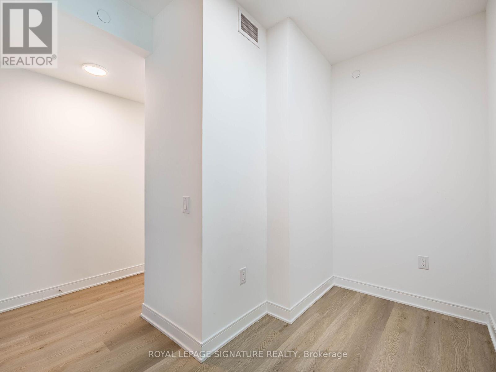 622 - 86 Dundas Street E Property Photo 6