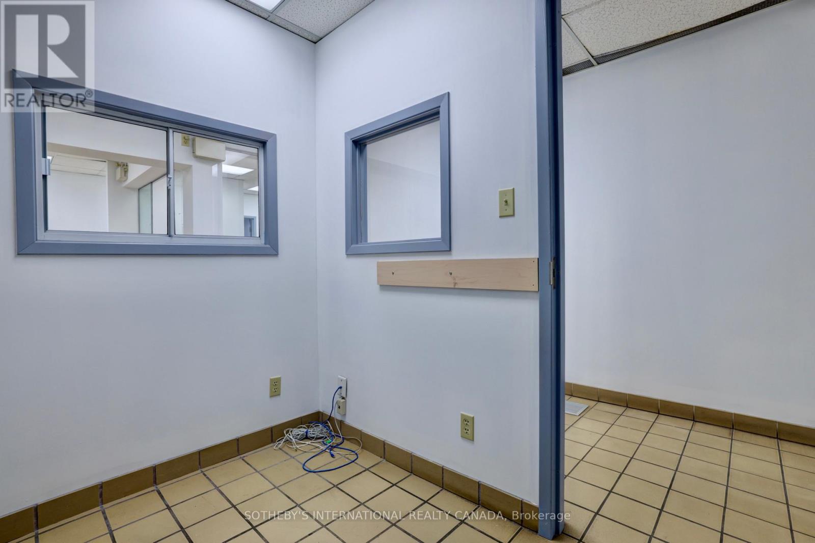 101 - 1655 Dufferin Street Property Photo 27