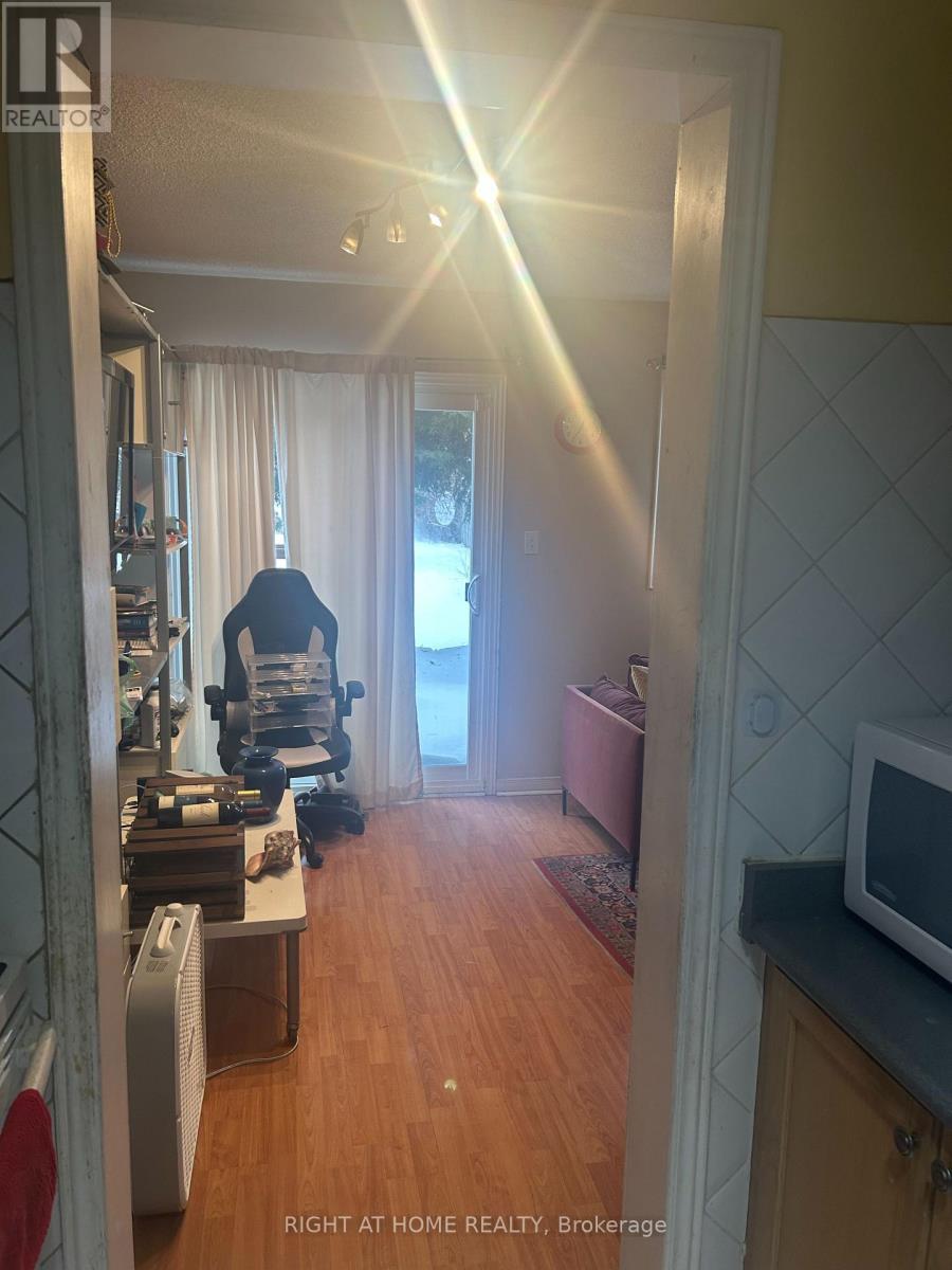 5550 Cosmic Crescent Property Photo 4