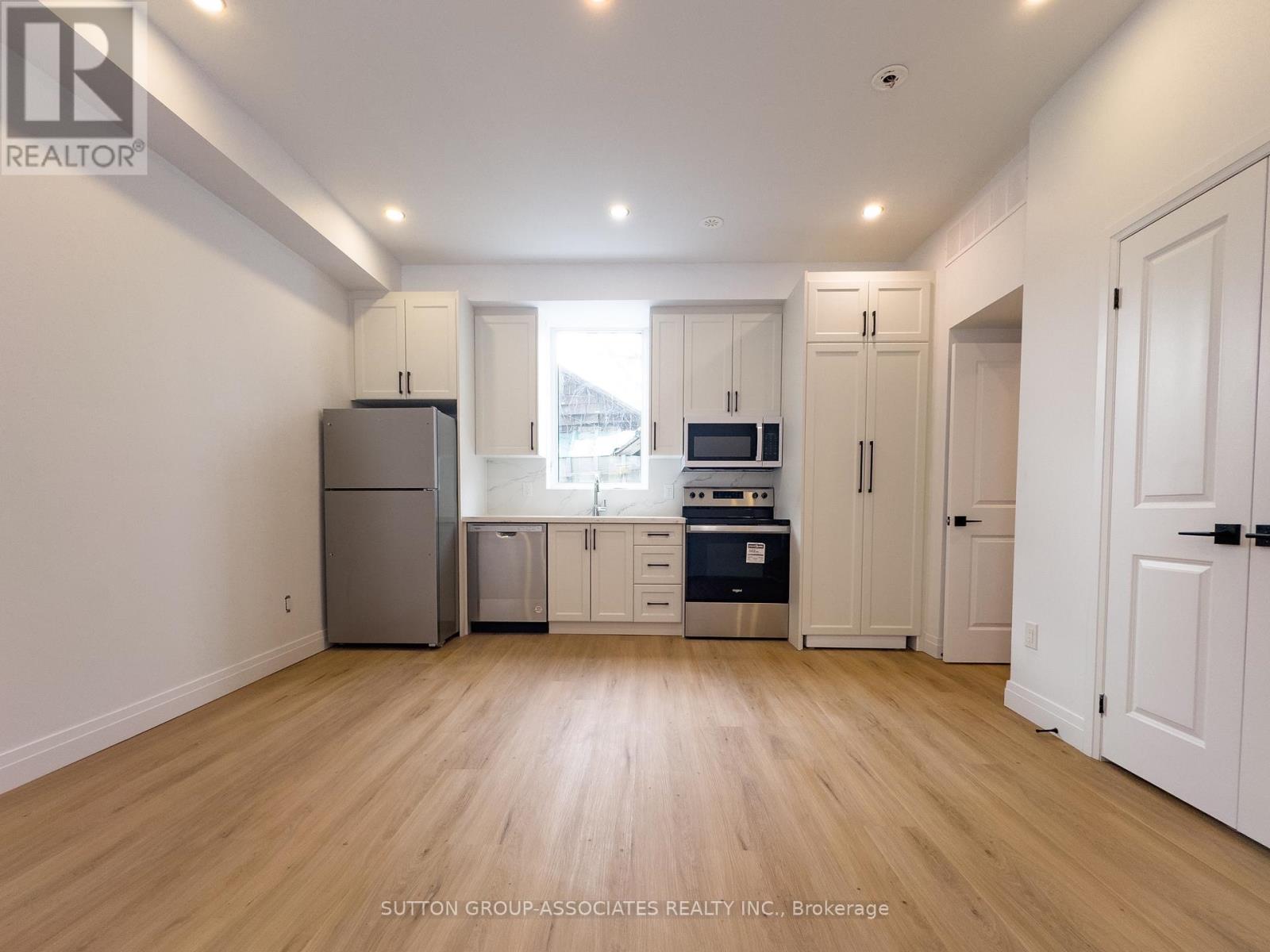 LANEWAY - 62 HARTLEY AVENUE