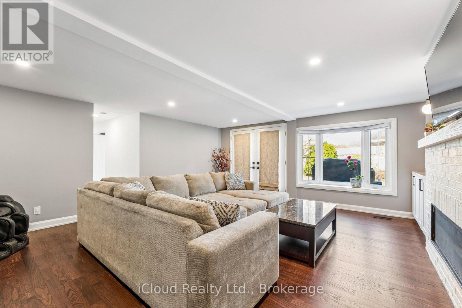 43 Ferndale Crescent Property Photo 15