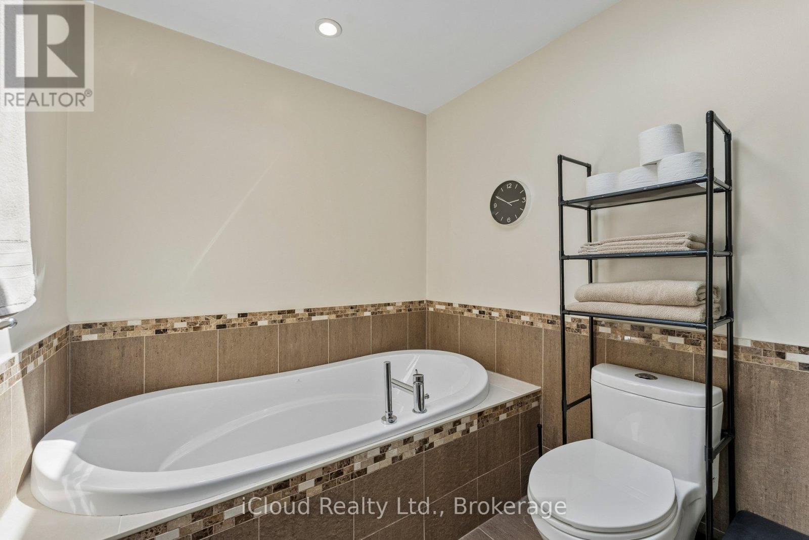 43 Ferndale Crescent Property Photo 21