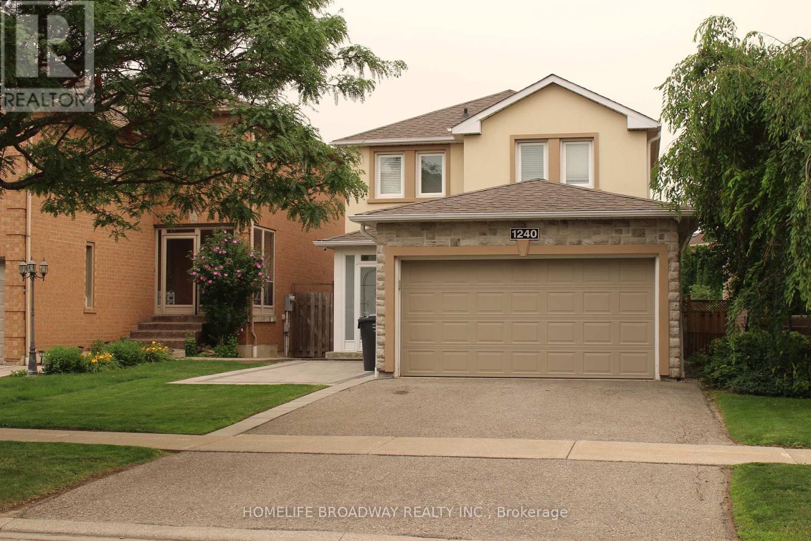 1240 BANTHAM STREET Property Photo 1