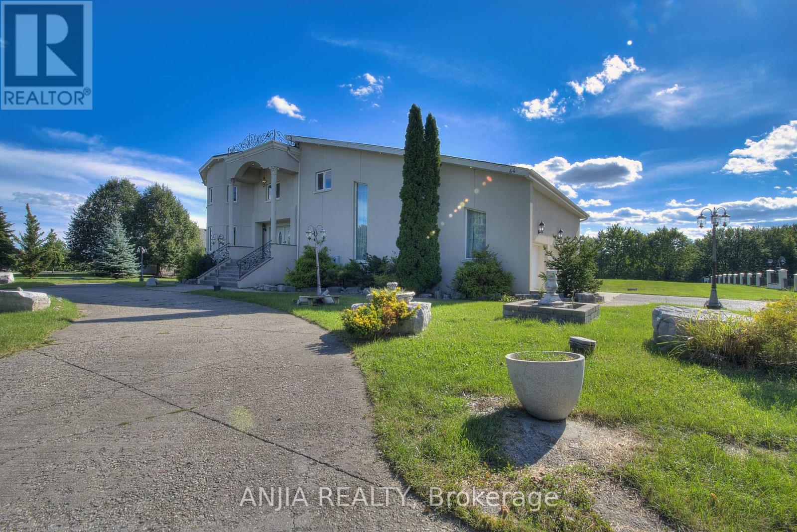 44 BELLINI AVENUE