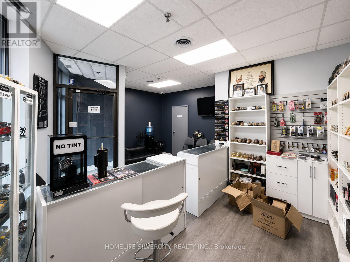 1730 Steeles Avenue E Property Photo 8