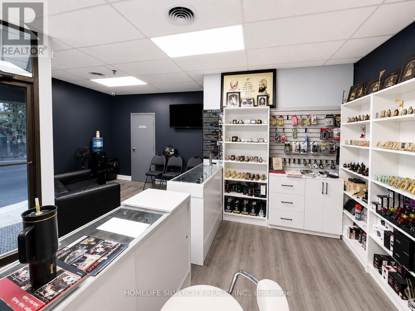 1730 Steeles Avenue E Property Photo 12