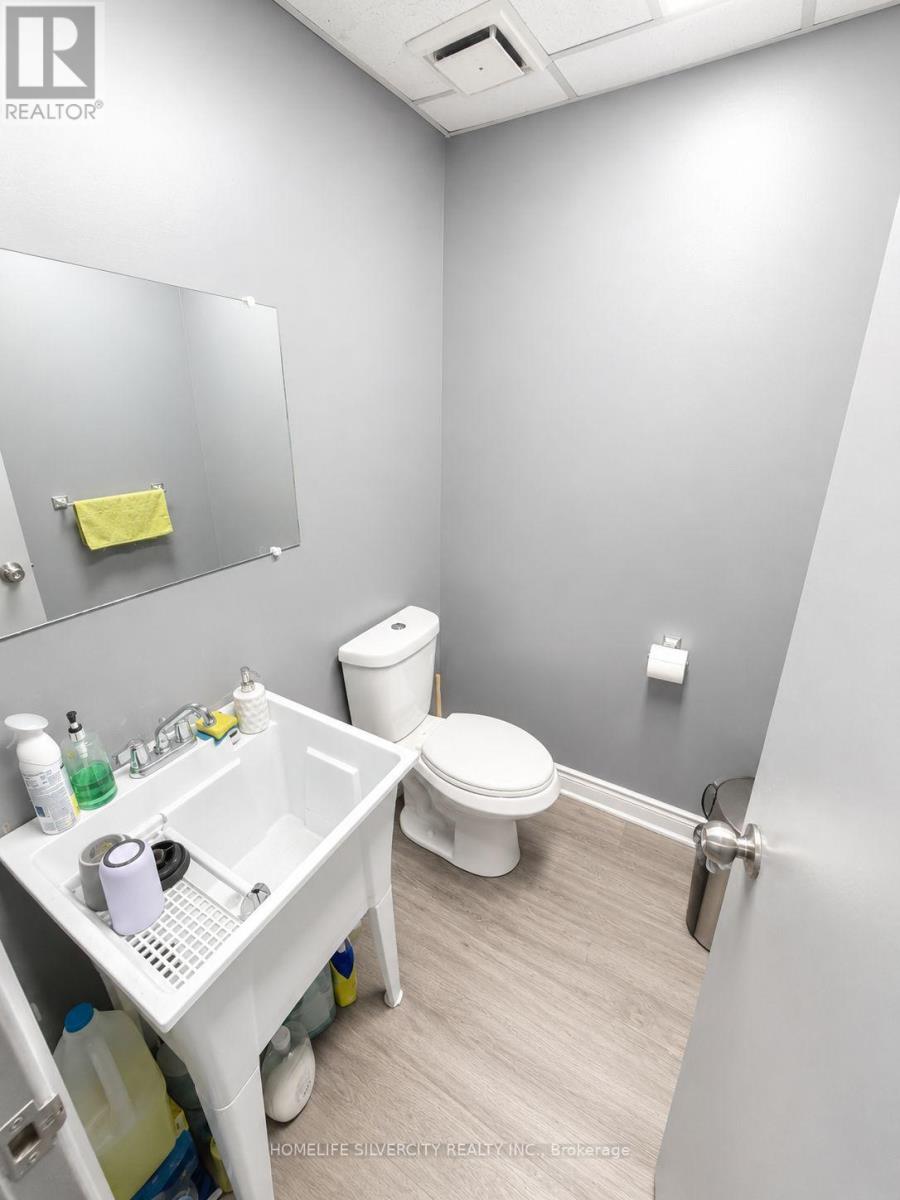 1730 Steeles Avenue E Property Photo 19
