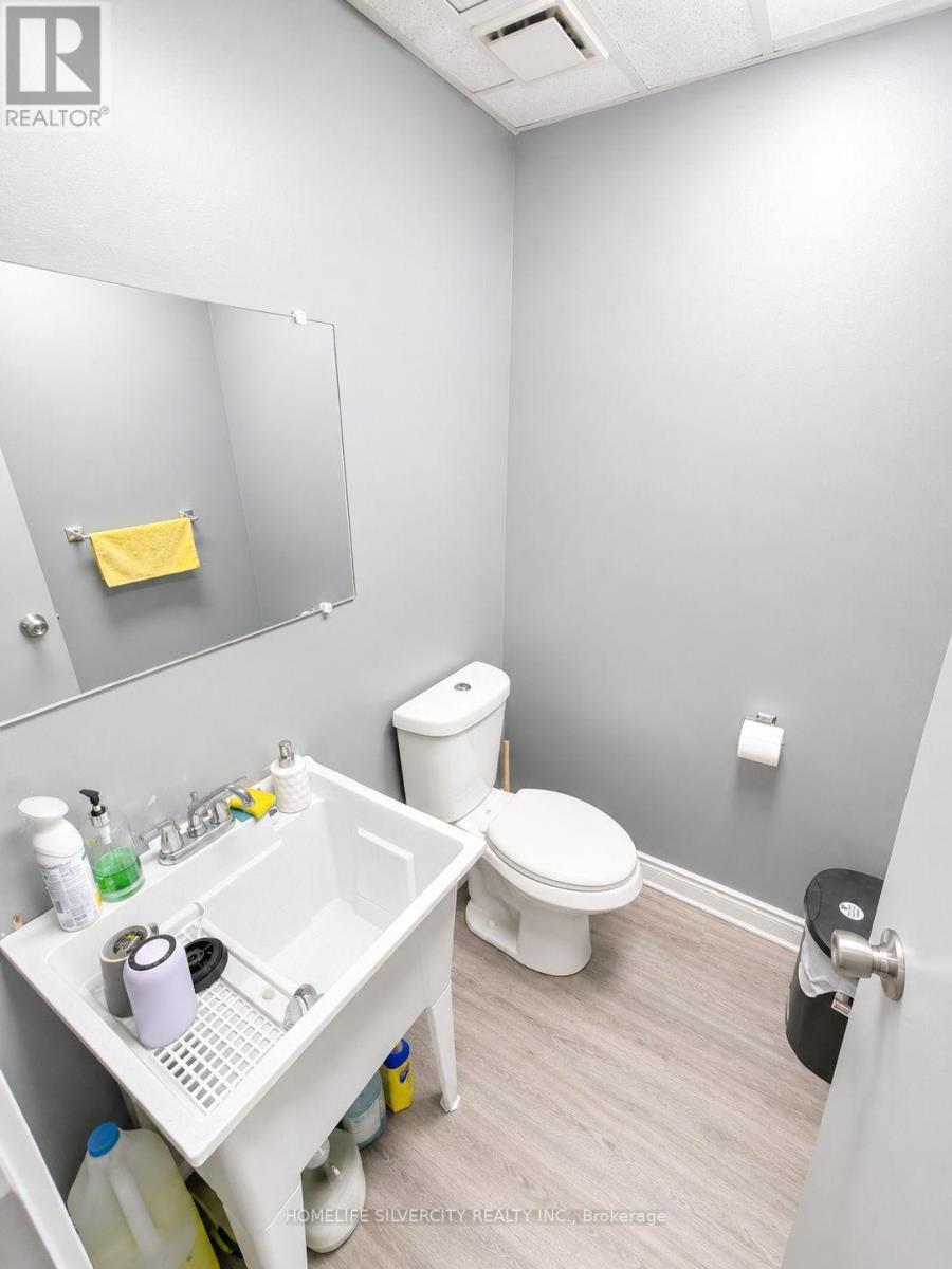 1730 Steeles Avenue E Property Photo 21